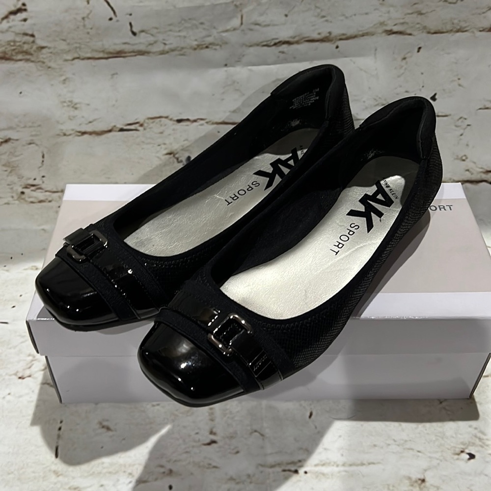 Anne Klein Black dress shoe